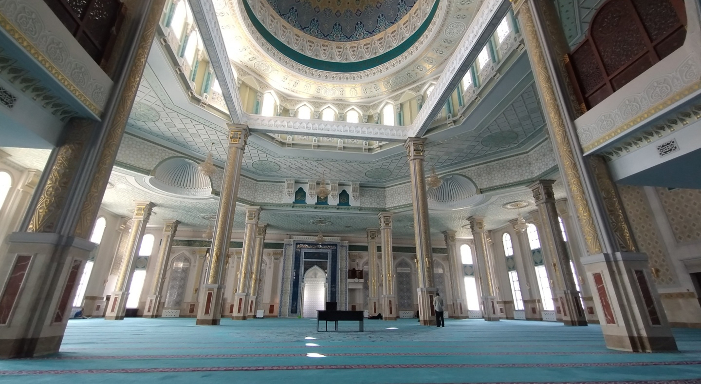 Фасад и фонтан